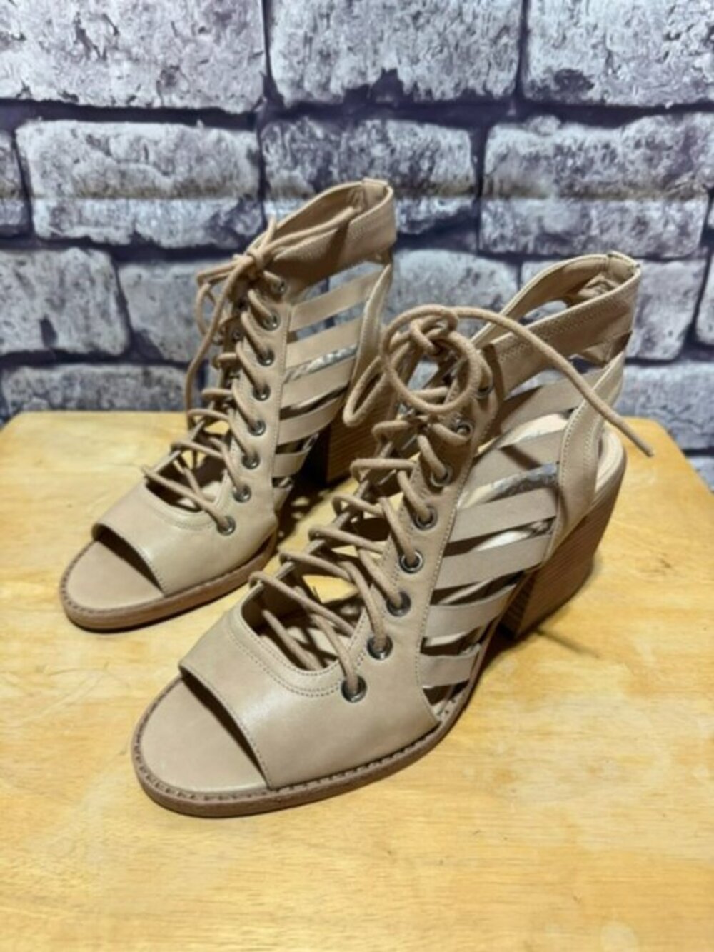 Vince Camuto Beige Lace Up Peep Toe Heels Size 8.5